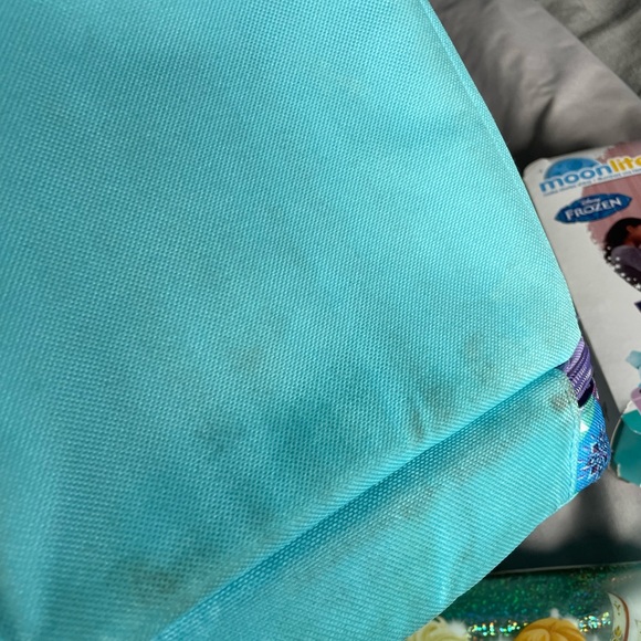Frozen bundle lunch bag, night light, and purse - Picture 5 of 5